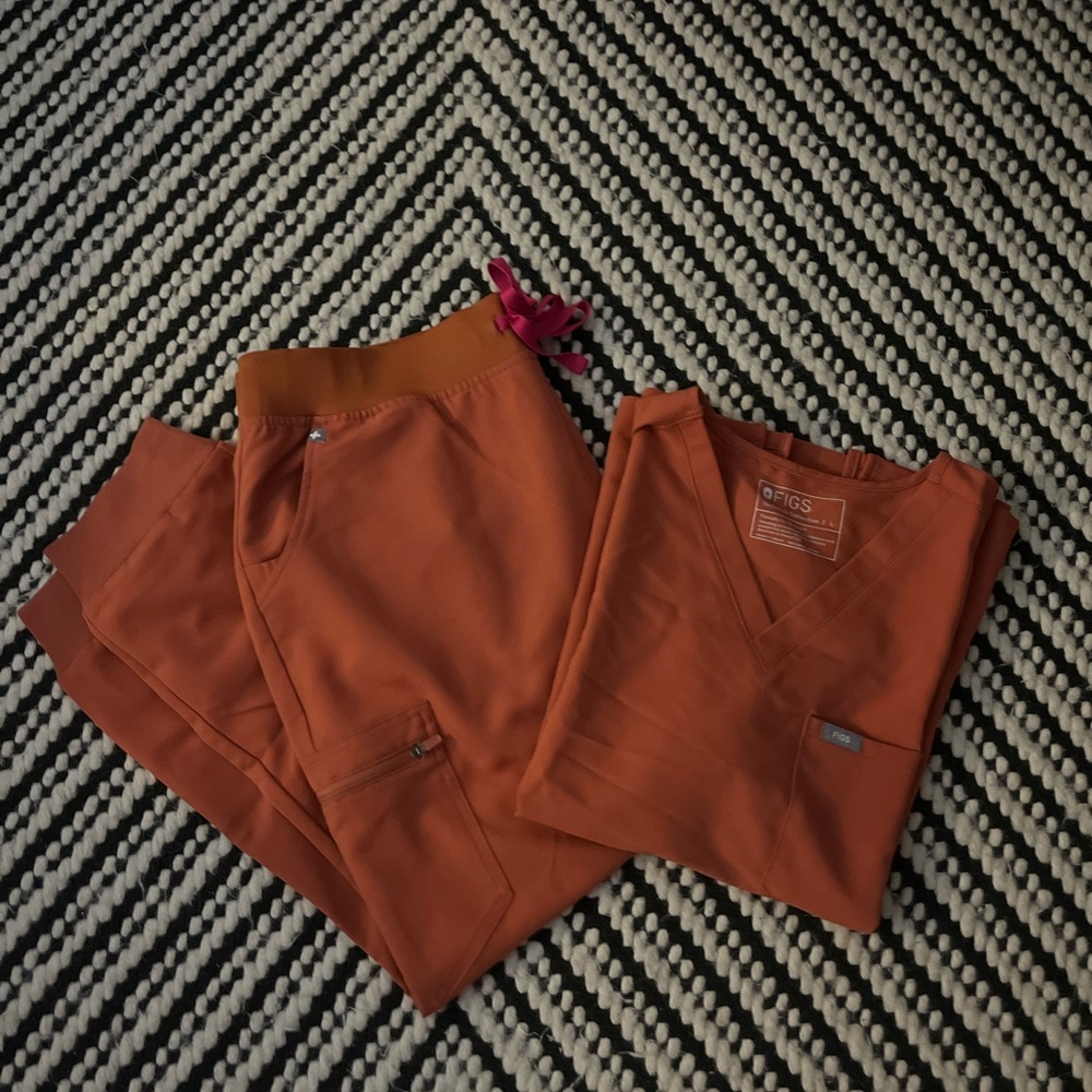 BNWT FIGS SET